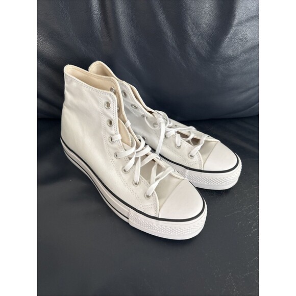 NWOB Converse Chuck Taylor All Star Lift Hi Canvas Shoes Women's 11 - 560846C - Picture 1 of 5